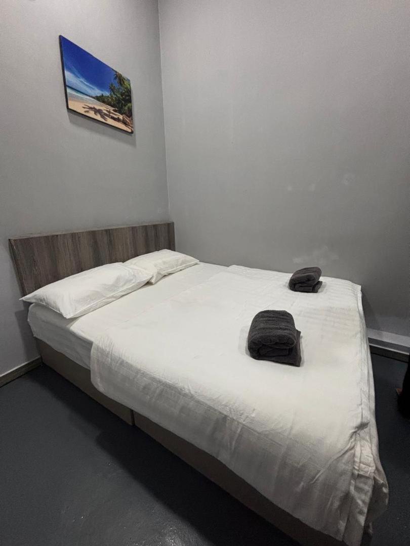 The Room Inn - Pasir Panjang كامبونغ كوالا بيسوت المظهر الخارجي الصورة